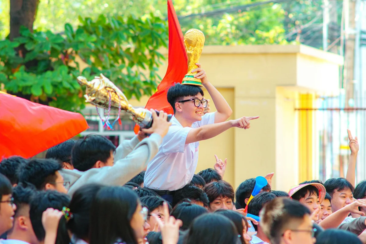 果果影视反馈建议页示意图，区分可反馈的说明类问题与不受理事项